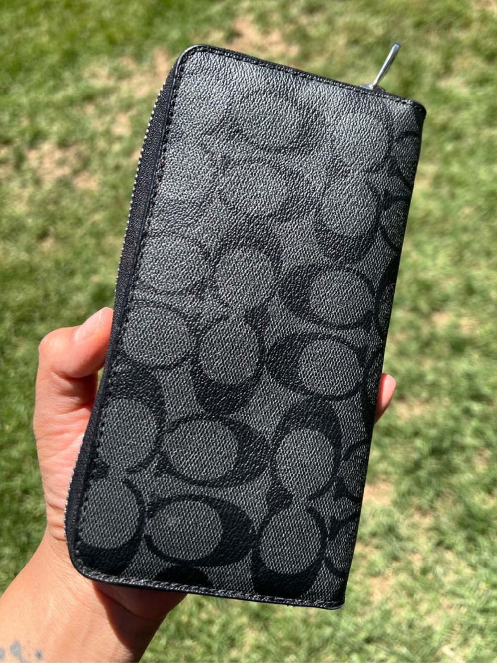 Coach Long Zip Around Wallet Wristlet In Signature Canvas black grey like new - Picture 3 of 7